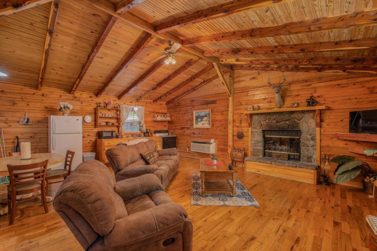 Unplugged Villa Hollister ภายนอก รูปภาพ